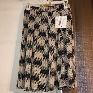 🔥NWT LULAROE MADISON SKIRT XS